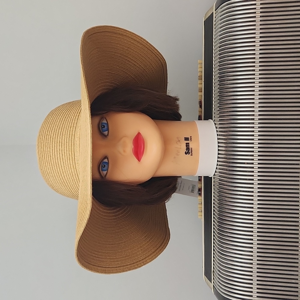 NWT - TIME AND TRU LARGE BRIM TAN FLOPPY PACKABLE SUN HAT WITH ADJUSTABL…